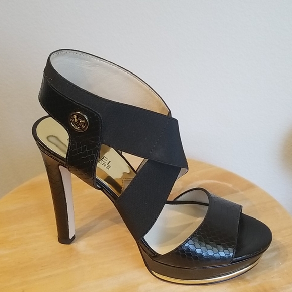 MICHAEL Michael Kors Shoes - NEW!!! Michael Kors sandal